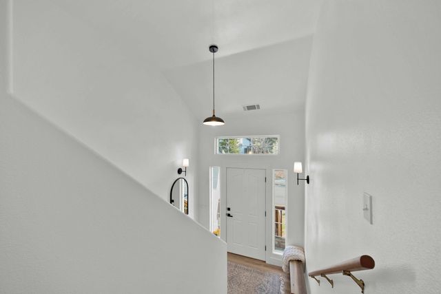 6066 Terra Linda Way, Redding, CA 96003