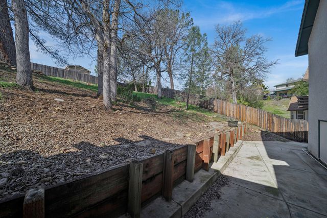 6066 Terra Linda Way, Redding, CA 96003