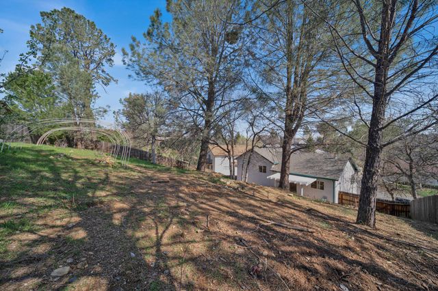 6066 Terra Linda Way, Redding, CA 96003