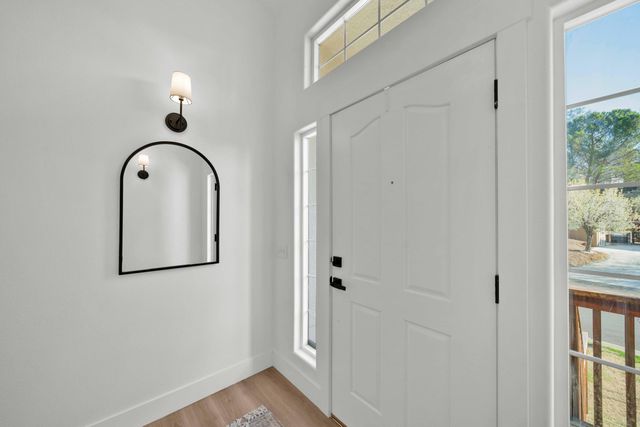 6066 Terra Linda Way, Redding, CA 96003