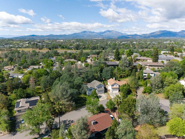 6066 Terra Linda Way, Redding, CA 96003