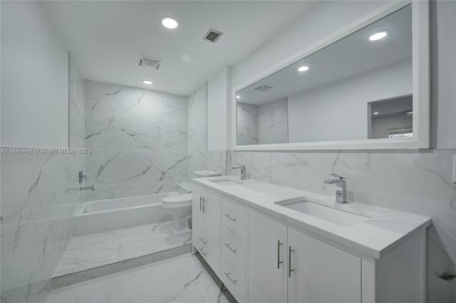 1060 S Ocean Blvd 3, Delray Beach, FL 33483