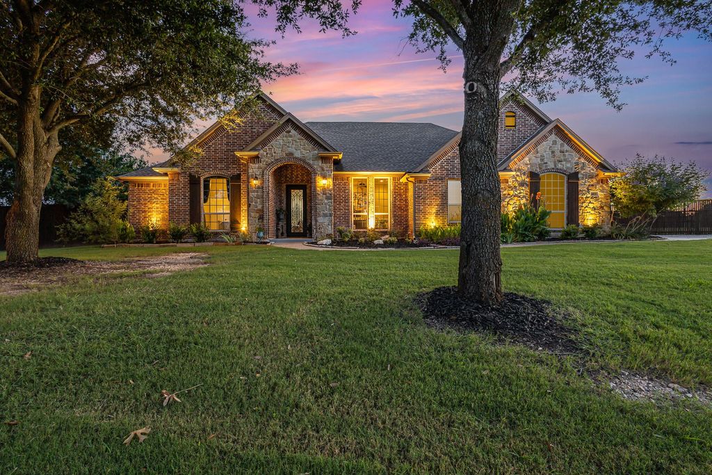 4031 Josh Court, Midlothian, TX 76065