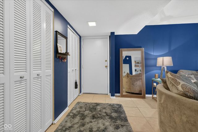 5026 Allisonville Road B, Indianapolis, IN 46205