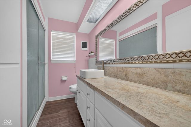 5026 Allisonville Road B, Indianapolis, IN 46205