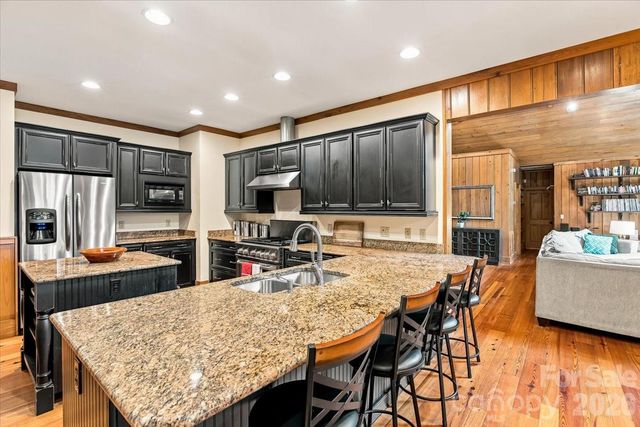317 Von Trapp Lane, Tuckasegee, NC 28783