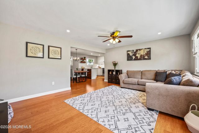 29 Surrey Drive, Hamilton Square, NJ 08690