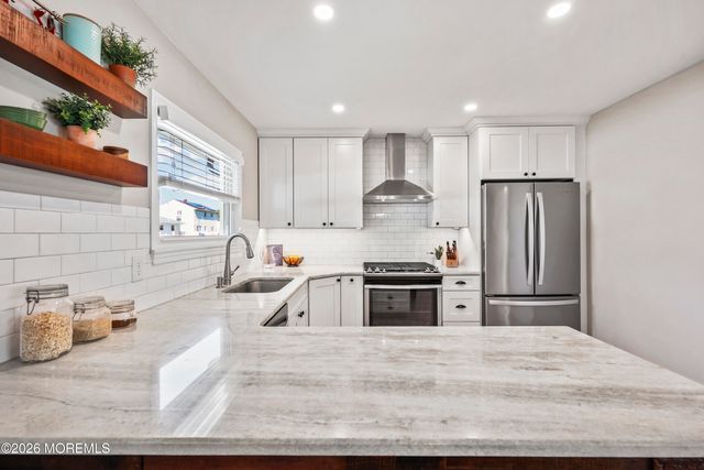 29 Surrey Drive, Hamilton Square, NJ 08690