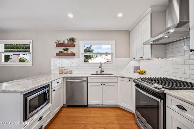 29 Surrey Drive, Hamilton Square, NJ 08690