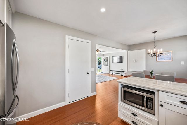 29 Surrey Drive, Hamilton Square, NJ 08690