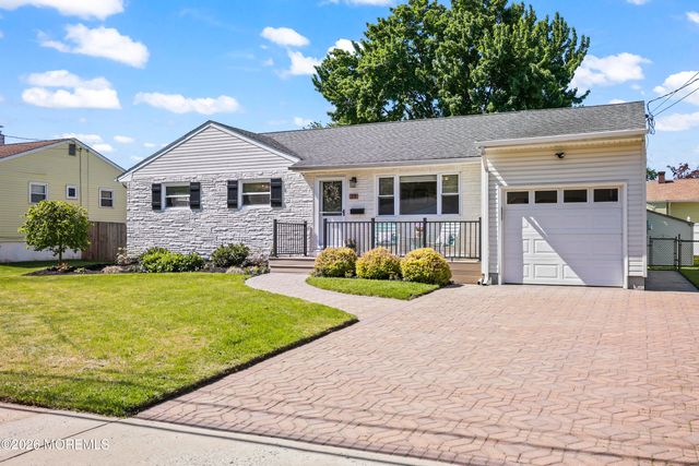 29 Surrey Drive, Hamilton Square, NJ 08690