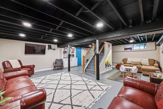 29 Surrey Drive, Hamilton Square, NJ 08690