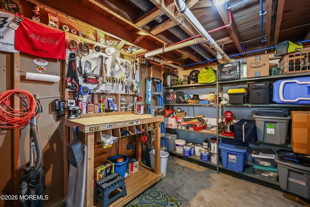 29 Surrey Drive, Hamilton Square, NJ 08690