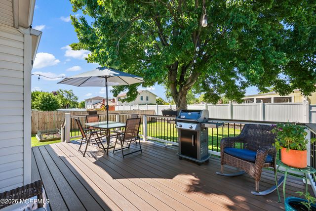 29 Surrey Drive, Hamilton Square, NJ 08690