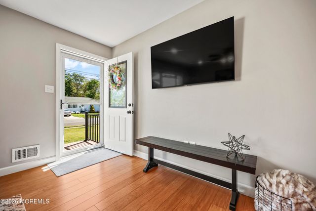 29 Surrey Drive, Hamilton Square, NJ 08690