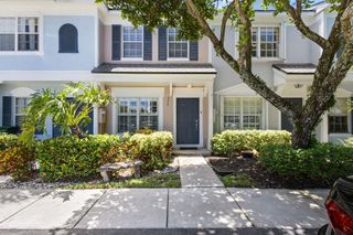 3275 Festival Dr, Pompano Beach, FL 33063