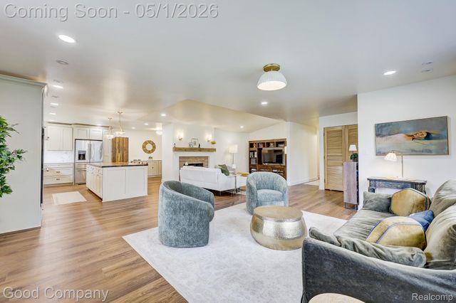 31729 Mayfair Lane, Beverly Hills Village, MI 48025