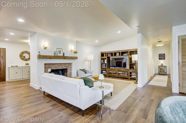 31729 Mayfair Lane, Beverly Hills Village, MI 48025