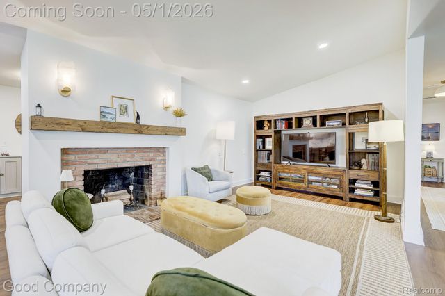31729 Mayfair Lane, Beverly Hills Village, MI 48025