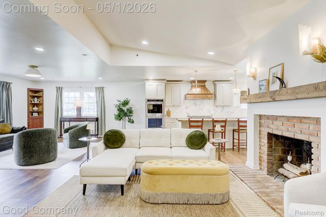 31729 Mayfair Lane, Beverly Hills Village, MI 48025
