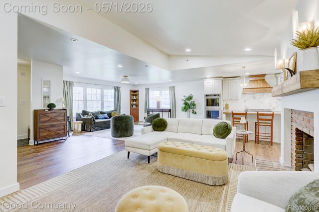 31729 Mayfair Lane, Beverly Hills Village, MI 48025