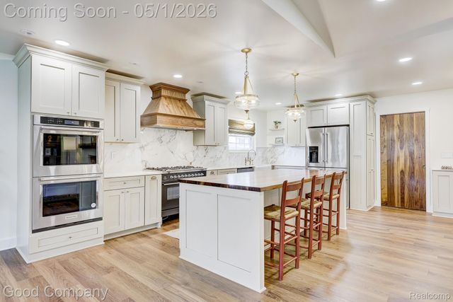 31729 Mayfair Lane, Beverly Hills Village, MI 48025