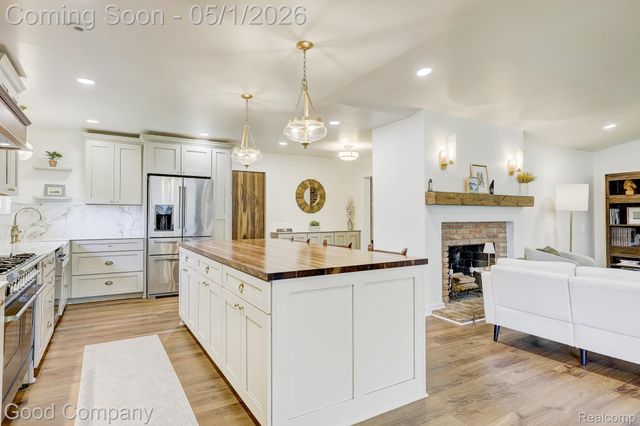 31729 Mayfair Lane, Beverly Hills Village, MI 48025