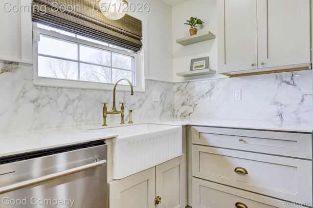 31729 Mayfair Lane, Beverly Hills Village, MI 48025