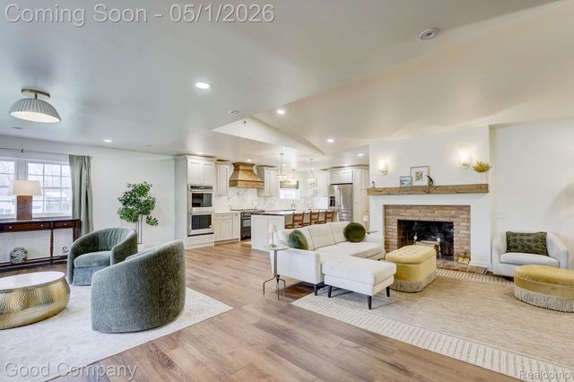 31729 Mayfair Lane, Beverly Hills Village, MI 48025