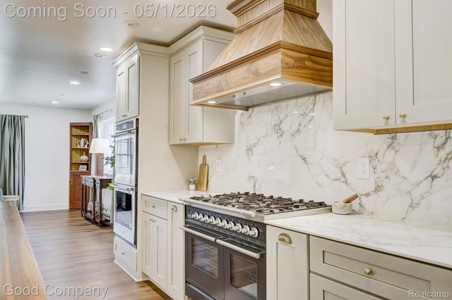 31729 Mayfair Lane, Beverly Hills Village, MI 48025