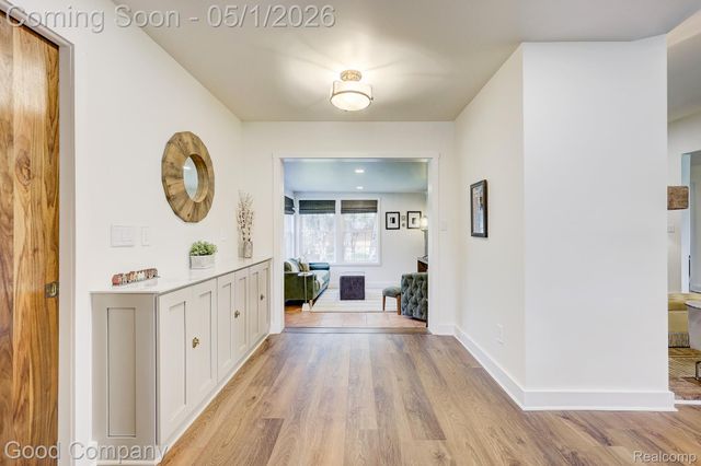 31729 Mayfair Lane, Beverly Hills Village, MI 48025