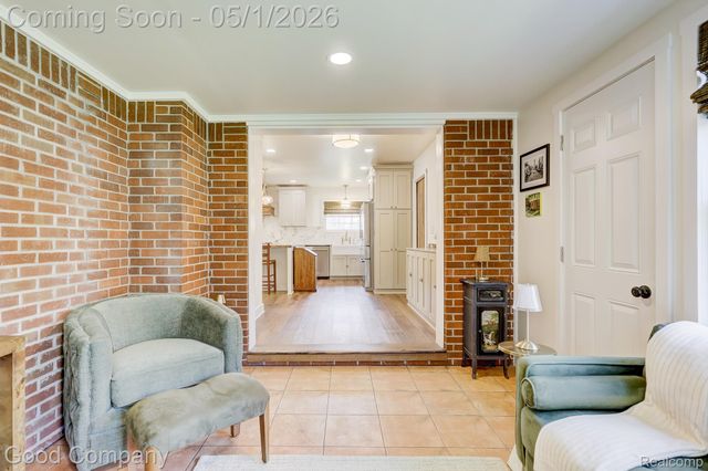 31729 Mayfair Lane, Beverly Hills Village, MI 48025