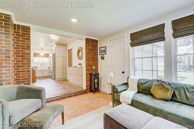 31729 Mayfair Lane, Beverly Hills Village, MI 48025