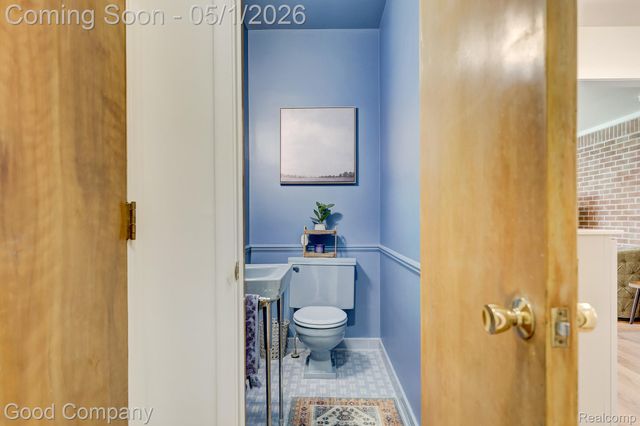 31729 Mayfair Lane, Beverly Hills Village, MI 48025