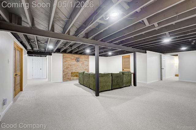 31729 Mayfair Lane, Beverly Hills Village, MI 48025