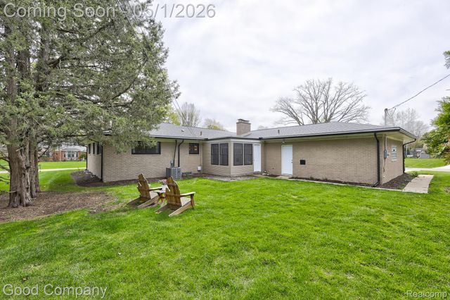 31729 Mayfair Lane, Beverly Hills Village, MI 48025
