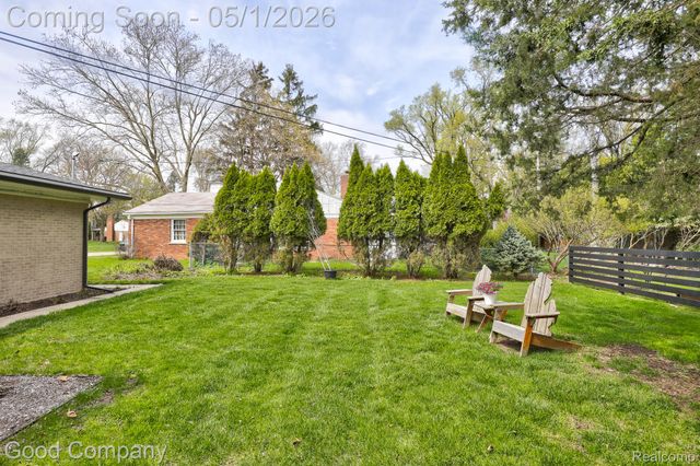 31729 Mayfair Lane, Beverly Hills Village, MI 48025