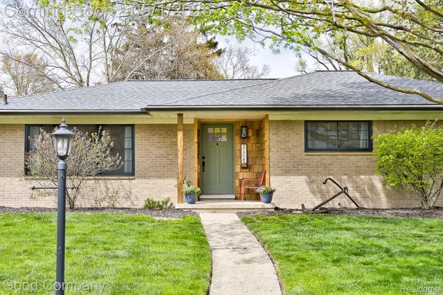 31729 Mayfair Lane, Beverly Hills Village, MI 48025
