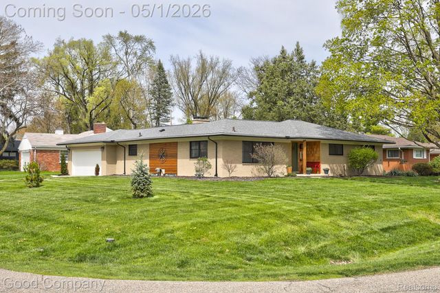 31729 Mayfair Lane, Beverly Hills Village, MI 48025