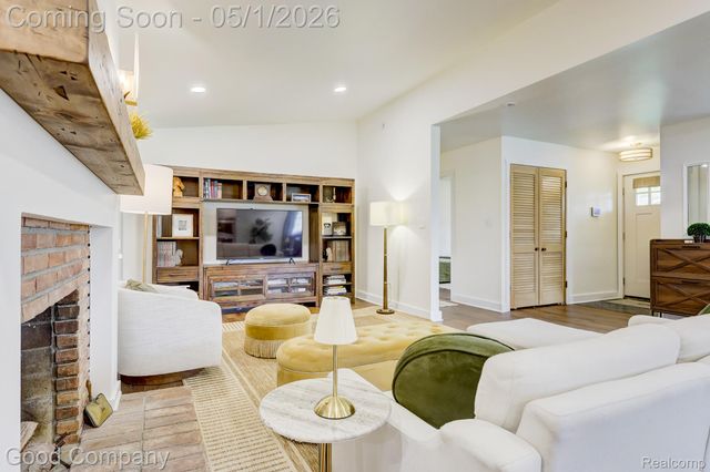 31729 Mayfair Lane, Beverly Hills Village, MI 48025