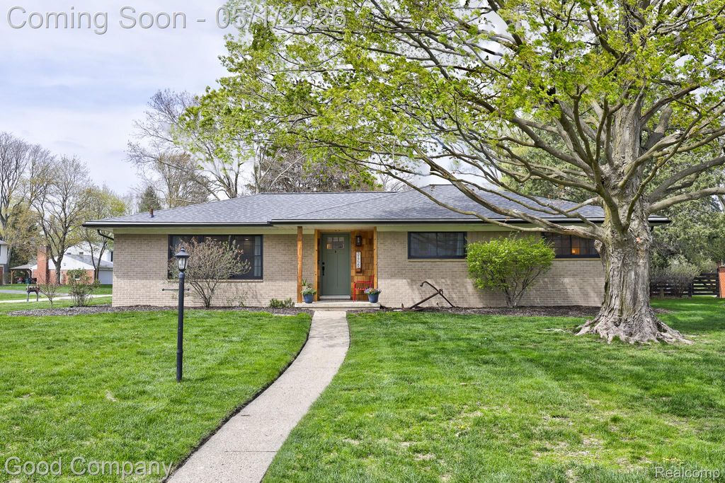 31729 Mayfair Lane, Beverly Hills Village, MI 48025