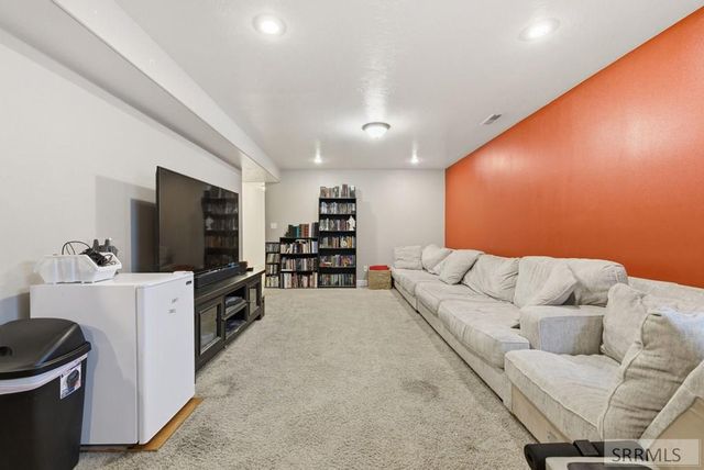654 Meadowbrook Circle, Rexburg, ID 83440