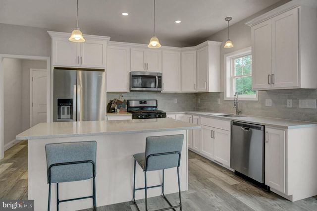 180 ORE BANK RD, Dillsburg, PA 17019