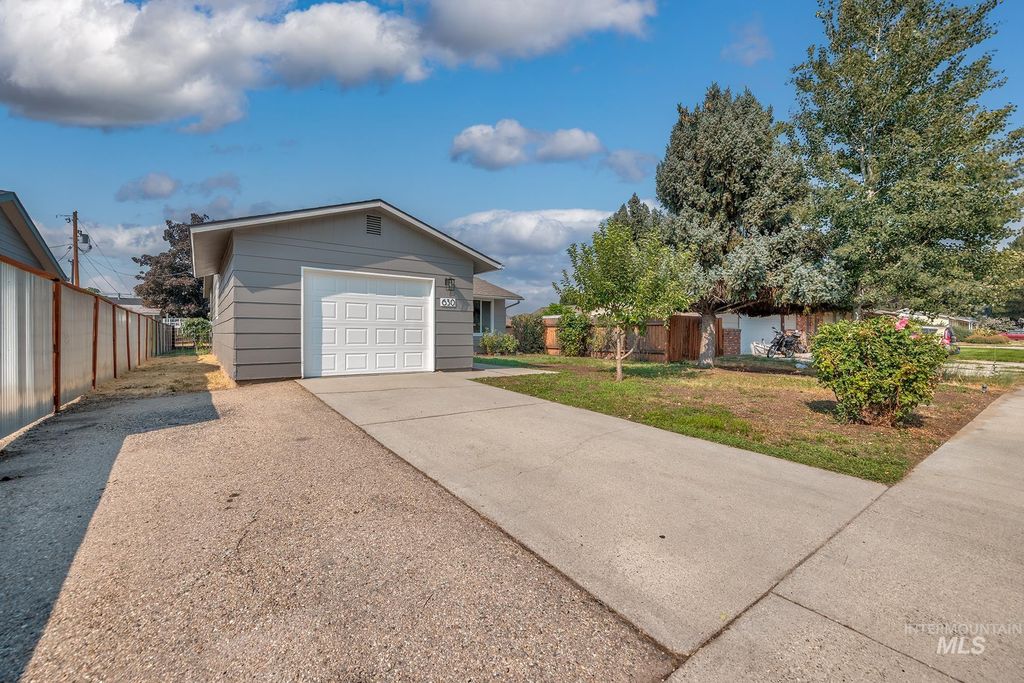 630 E 5th St, Emmett, ID 83617 photo 5