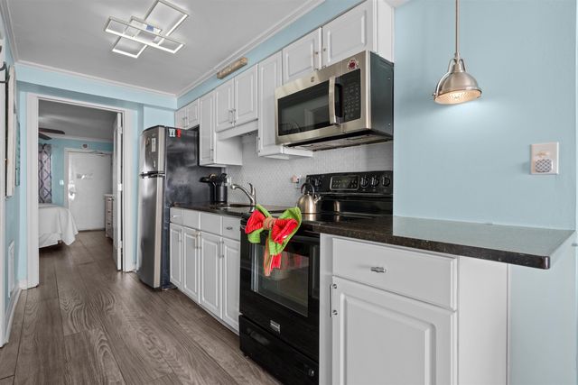 2406 N Ocean Blvd Unit 704, Myrtle Beach, SC 29577