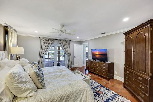 911 Giralda CT, Marco Island, FL 34145