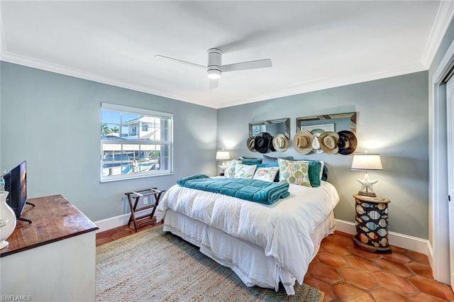 911 Giralda CT, Marco Island, FL 34145