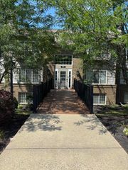 556 Cloverfield Lane, 303, Fort Wright, KY 41011