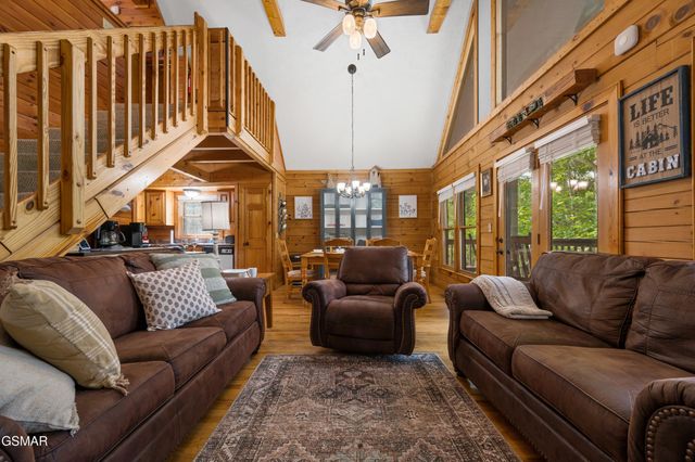 3629 Country Pines Way, Sevierville, TN 37876