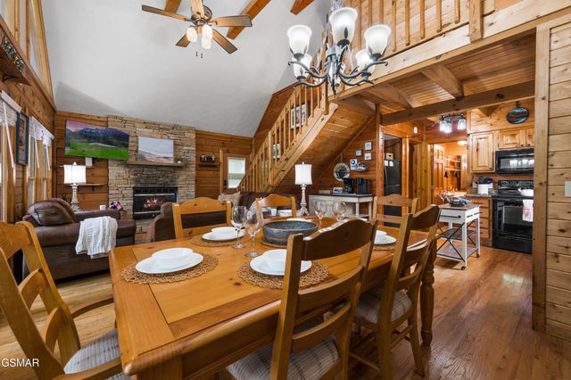 3629 Country Pines Way, Sevierville, TN 37876